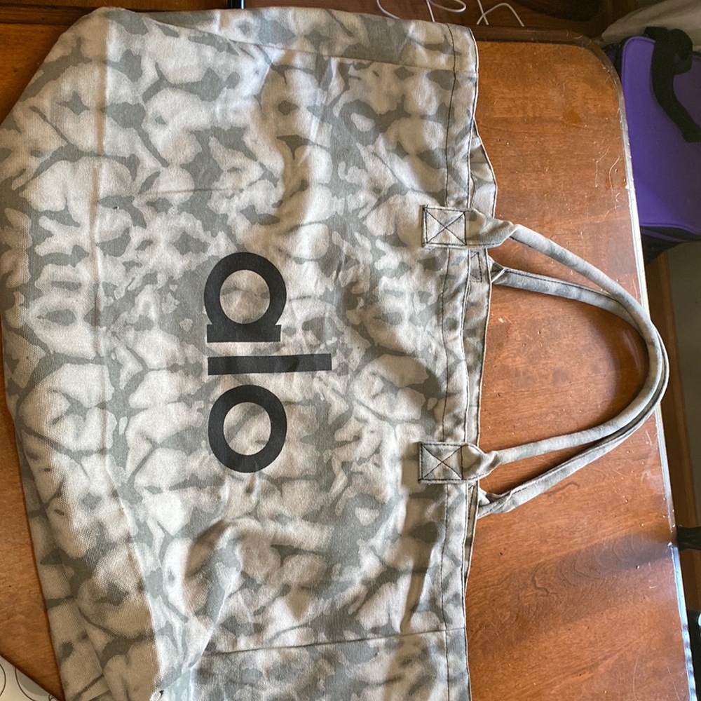 Alo tote bag